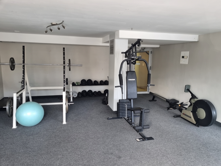 To Let 1 Bedroom Property for Rent in Sea Point Western Cape